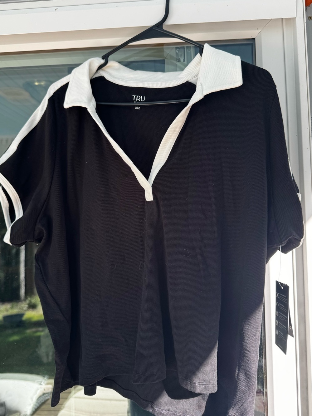 Tru by Torrid Black and White Collared Polo Crop Top